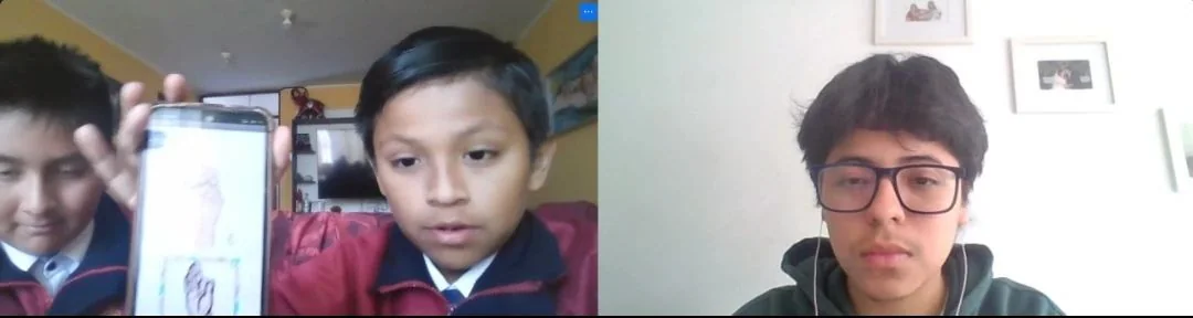 Fotografía publicada por Michelle sobre su mentoría a estudiantes de primaria